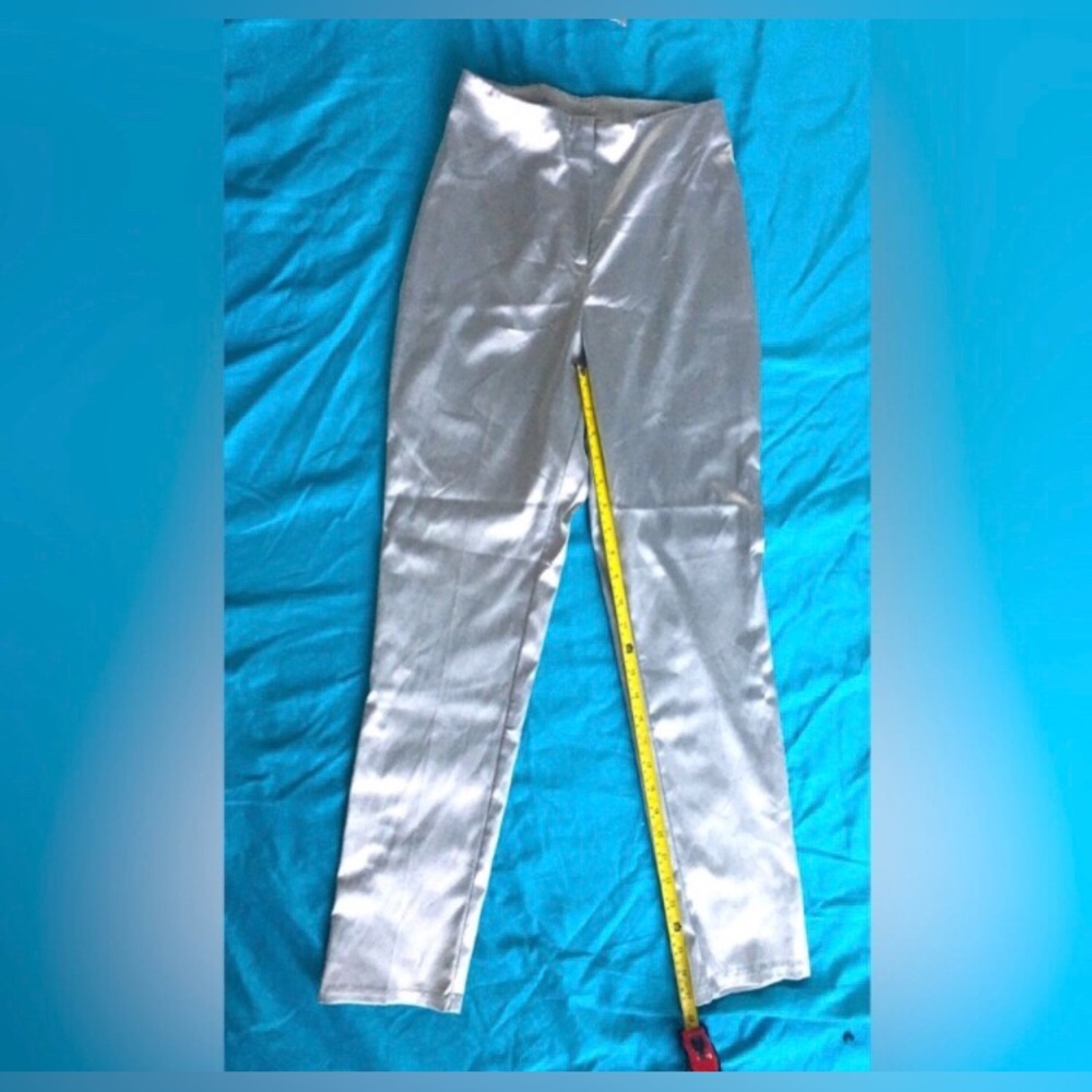 EUC 90’s a. aubrey stunning metallic silver pants. Matching top sold separately